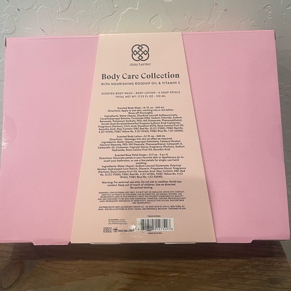 NEW Daisy Fuentes Women’s Body Care Collection Set Rose Petal Scent 6 Soap Petal - Picture 3 of 6